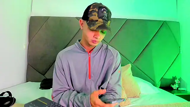 andrew colleman online show from 09/13/25, 08:25