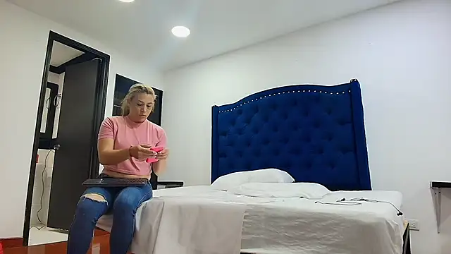 zarah andrew   online show from 09/19/25, 01:56