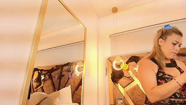 zarah andrew   online show from 10/06/25, 11:51