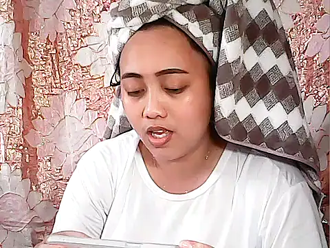 Pinay Chubby20 online show from 10/29/25, 04:37