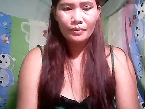 Snapshot of Juicy_69xx chatting on 10/25/25, 12:02 Juicy 69xx online show from 10/25/25, 12:02