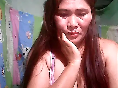 Snapshot of Juicy_69xx chatting on 10/26/25, 06:47 Juicy 69xx online show from 10/26/25, 06:47