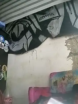 Snapshot of Narckse chatting on 10/12/25, 11:42 Narckse online show from 10/12/25, 11:42