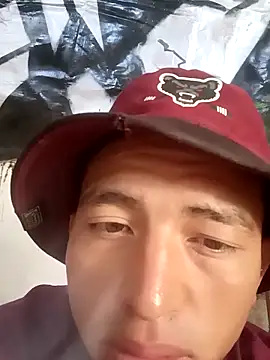 Snapshot of Narckse chatting on 10/20/25, 04:07 Narckse online show from 10/20/25, 04:07