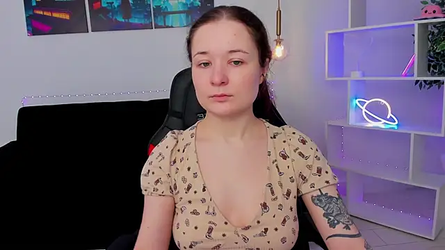 NancyJonson online show from 11/11/25, 03:28