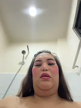 Snapshot of ashleygrahamts chatting on 10/21/25, 01:45 ashleygrahamts online show from 10/21/25, 01:45