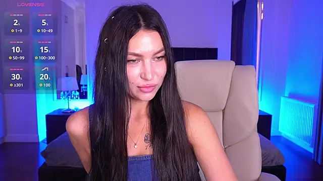 Snapshot of EliseVelour chatting on 07/21/26, 12:18 EliseVelour online show from 07/21/26, 12:18