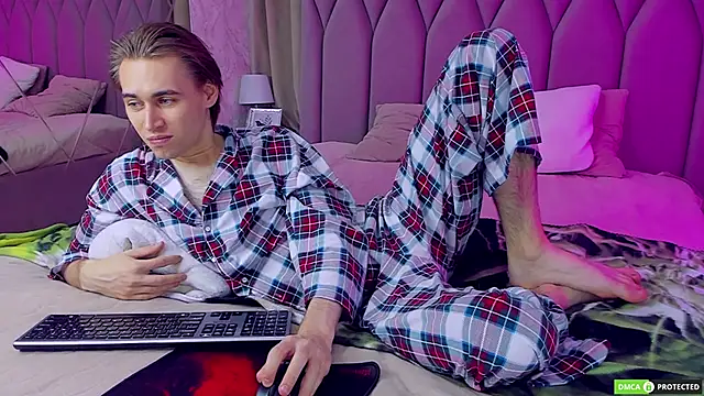 WilliamDyson online show from 09/14/25, 03:16