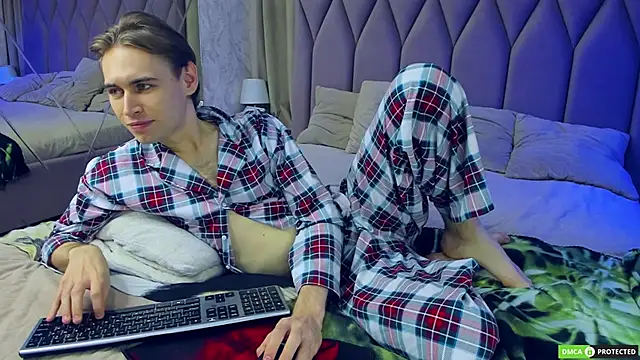 WilliamDyson online show from 09/18/25, 03:08