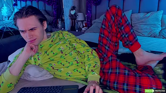 WilliamDyson online show from 12/21/25, 03:02