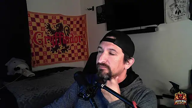 DevilPup75  online show from 09/27/25, 08:41