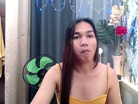 Snapshot of Shikagamhe23 chatting on 03/31/26, 02:13 Shikagamhe23 online show from 03/31/26, 02:13