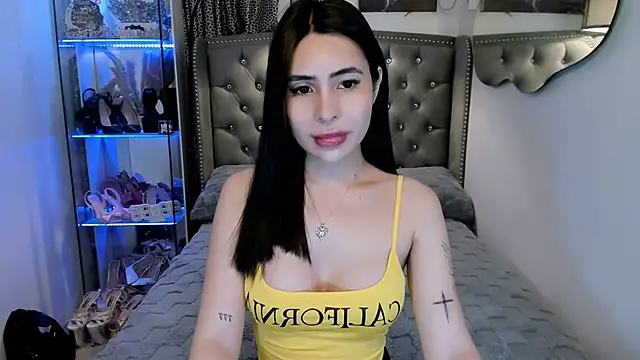 Claudia empress online show from 10/13/25, 08:20