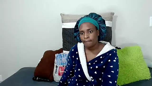 QueenRomaxx1 online show from 10/30/25, 04:41