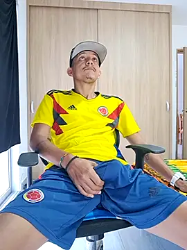 skinny23cm online show from 03/17/25, 12:04