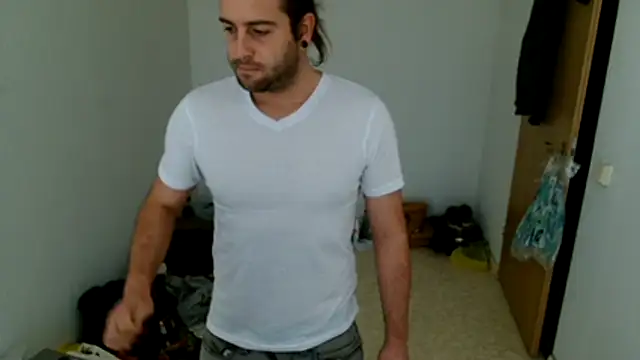 Snapshot of hei_69 chatting on 10/21/25, 03:46 hei 69 online show from 10/21/25, 03:46