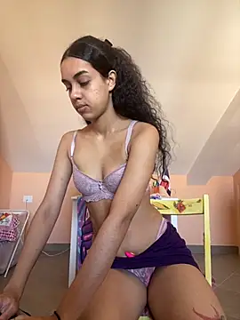 Snapshot of Sora_pasquale chatting on 09/25/25, 07:12 Sora pasquale online show from 09/25/25, 07:12