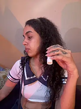 Snapshot of Sora_pasquale chatting on 10/27/25, 03:05 Sora pasquale online show from 10/27/25, 03:05