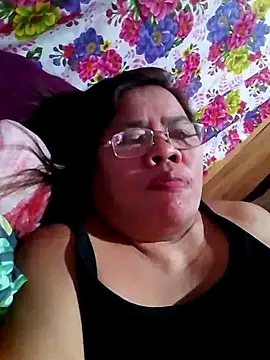 Snapshot of Huge_mama69 chatting on 09/23/25, 11:57 Huge mama69 online show from 09/23/25, 11:57