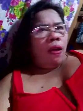 Snapshot of Huge_mama69 chatting on 12/14/25, 10:09 Huge mama69 online show from 12/14/25, 10:09