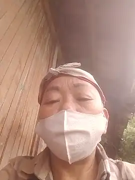 VangLe73 online show from 10/31/25, 09:10