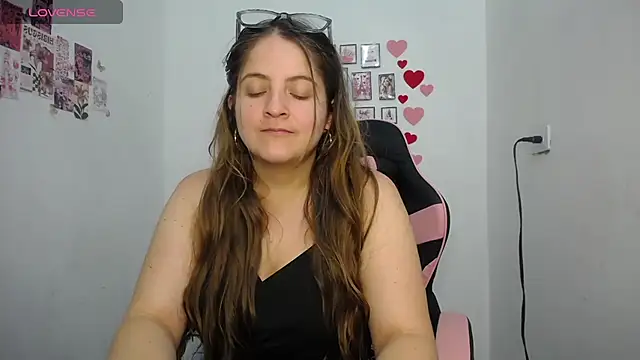 Pregnant Kloe online show from 05/14/26, 10:27
