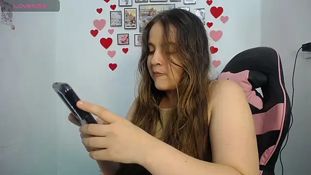 Pregnant Kloe online show from 06/10/26, 03:11