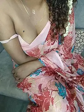 Snapshot of Tamilpallavi chatting on 07/21/26, 09:33 Tamilpallavi online show from 07/21/26, 09:33