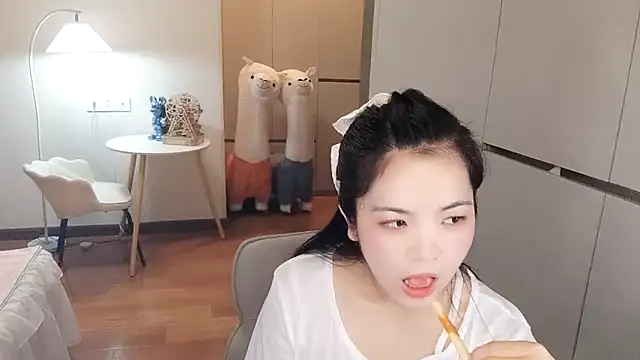 Snapshot of XiaoAnQi chatting on 09/20/25, 12:06 XiaoAnQi online show from 09/20/25, 12:06