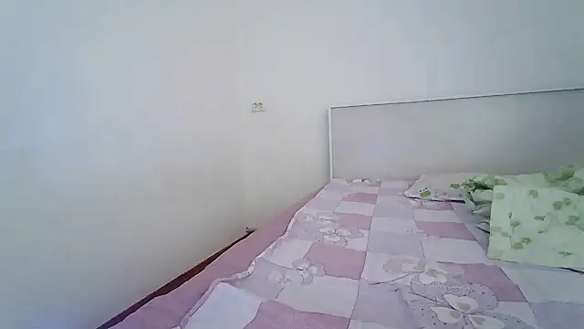 Snapshot of sakuradelreina chatting on 09/09/25, 04:34 sakuradelreina online show from 09/09/25, 04:34