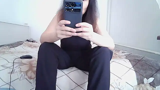 Snapshot of sakuradelreina chatting on 02/20/26, 04:42 sakuradelreina online show from 02/20/26, 04:42