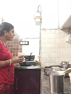 Soniya Roy online show from 05/14/26, 05:03
