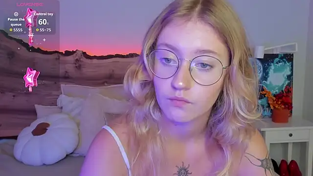 Nerissa xo online show from 09/21/25, 07:59