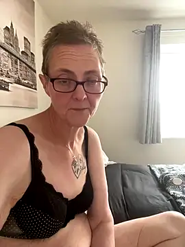 Curvy-Jinx online show from 09/28/25, 02:00