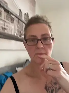 Curvy-Jinx online show from 10/13/25, 08:03