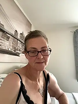 Curvy-Jinx online show from 10/19/25, 01:34