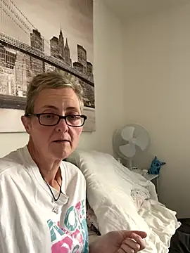 Curvy-Jinx online show from 11/10/25, 08:24