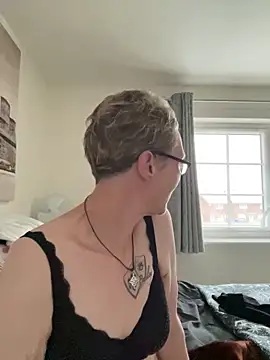 Curvy-Jinx online show from 11/19/25, 09:42