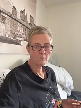 Curvy-Jinx online show from 11/20/25, 01:11