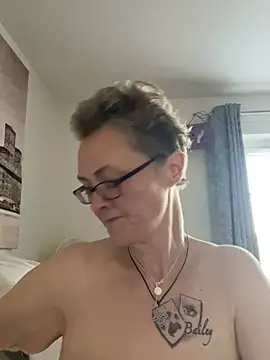 Curvy-Jinx online show from 01/14/26, 08:42