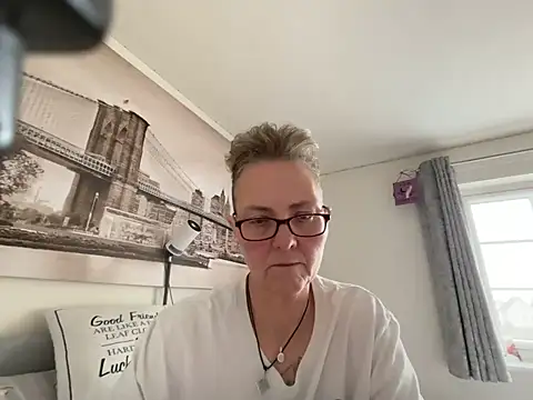 Curvy-Jinx online show from 06/16/26, 09:01