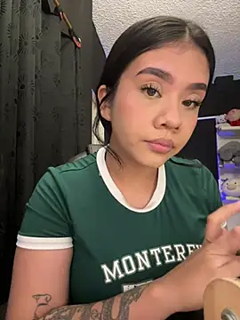 Snapshot of alhaana_ chatting on 07/18/26, 10:35 alhaana online show from 07/18/26, 10:35