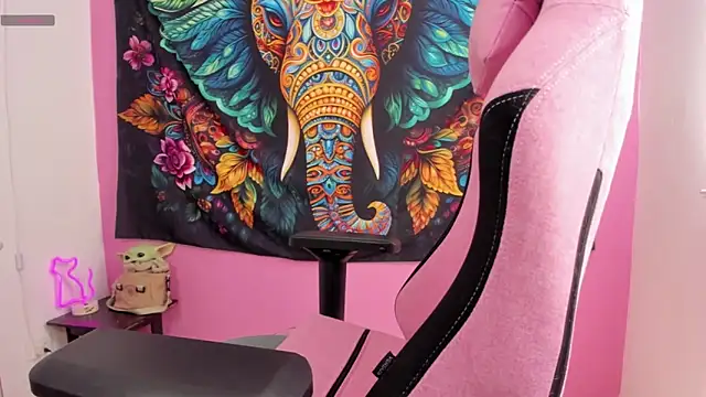 Snapshot of Alice_VIP chatting on 10/07/25, 04:04 Alice VIP online show from 10/07/25, 04:04