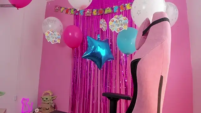 Snapshot of Alice_VIP chatting on 11/06/25, 07:04 Alice VIP online show from 11/06/25, 07:04