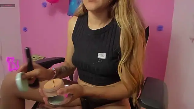 Snapshot of Alice_VIP chatting on 11/12/25, 03:40 Alice VIP online show from 11/12/25, 03:40