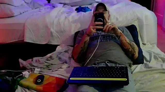 Luv2SuckBWC92 online show from 10/02/25, 07:04