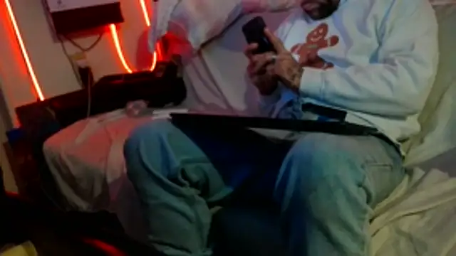 Luv2SuckBWC92 online show from 11/15/25, 08:22