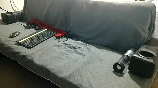 Luv2SuckBWC92 online show from 11/20/25, 04:23