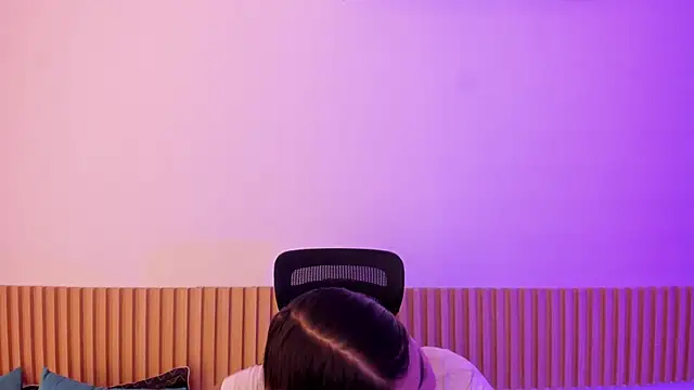 OliviaSweett online show from 11/02/25, 06:10