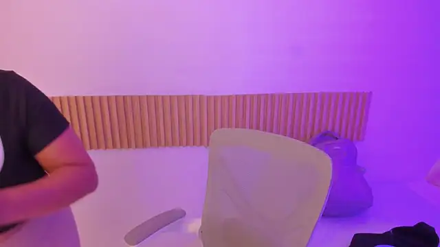 OliviaSweett online show from 04/06/26, 07:04